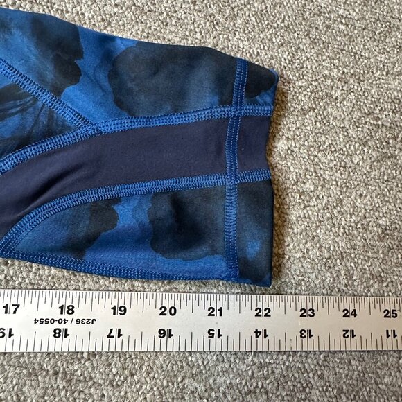 Lululemon Speed Crop Legging in Jumbo Blue Floral & Black Size 4 - Mid-Rise - Picture 3 of 5